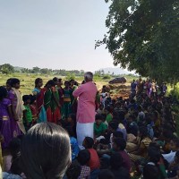 Children & Teachers alongwith Mr Gauthaman from Vathsalyam at the Eri